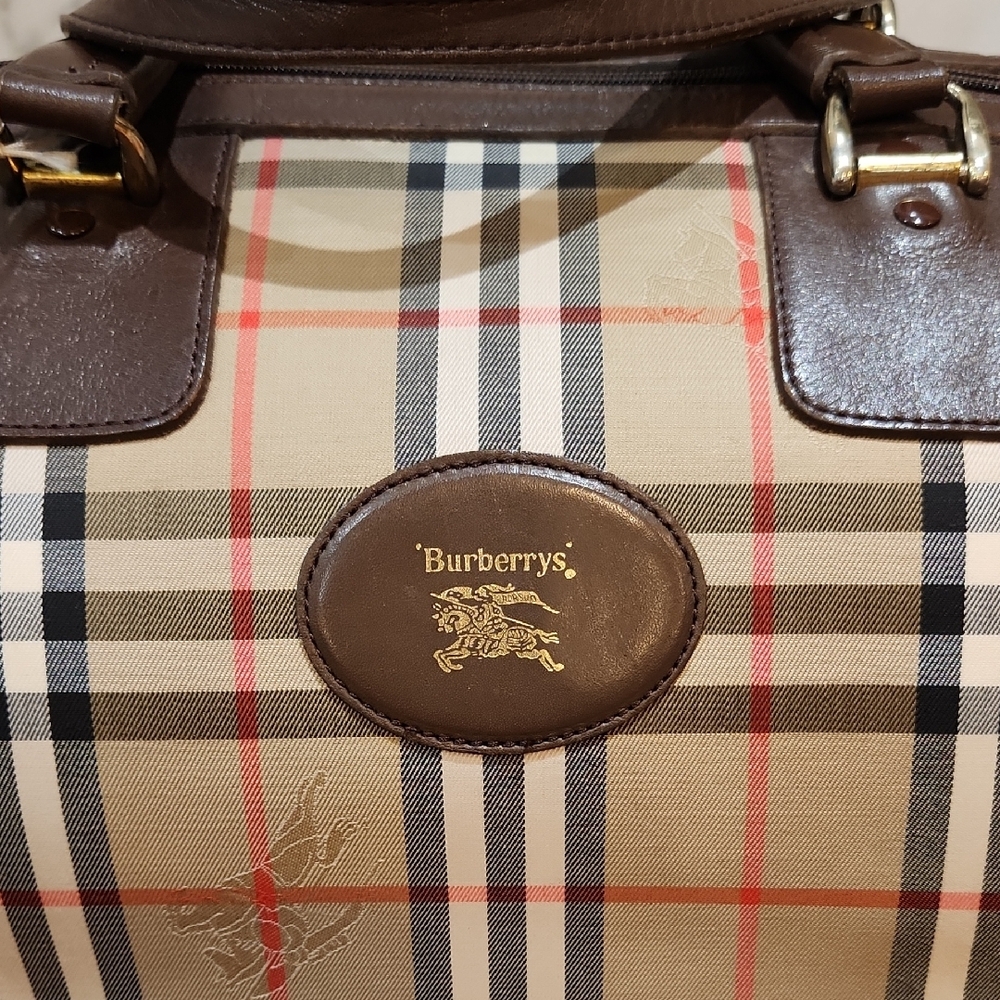 Burberry Tan and Brown Duffel  Travel Bag with Iconic Design - Picture 2 of 16